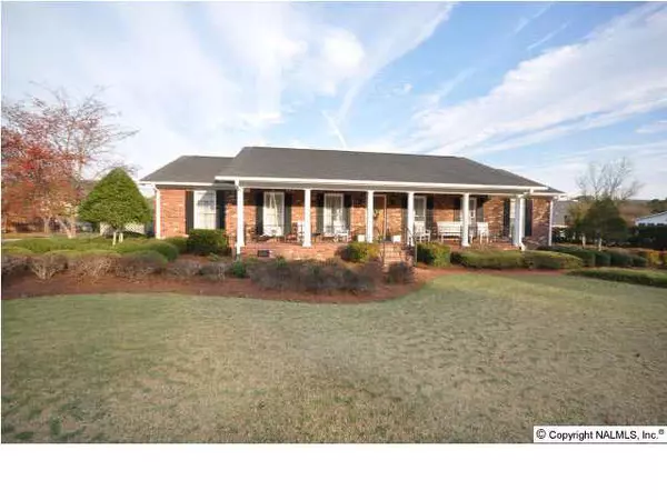 203 Cumberland Lane, Rainbow City, AL 35906