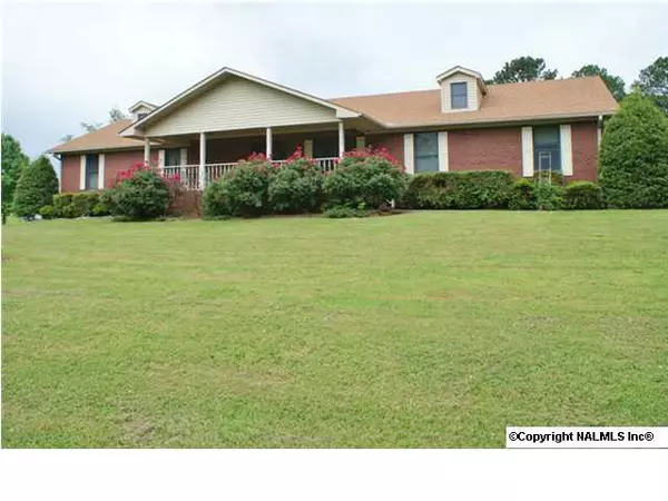 1561 Cottonville Road, Grant, AL 35747