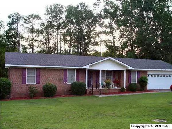 309 Monterey Circle, Rainbow City, AL 35906