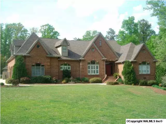 580 Pine Needle Trace, Guntersville, AL 35976