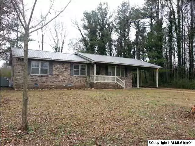 307 10th Avenue, Arab, AL 35016