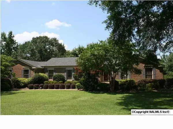 1201 Lakewood Drive,  Hartselle,  AL 35640