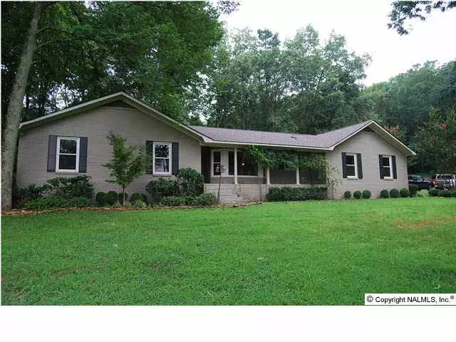 111 Victoria Hills, Owens Cross Roads, AL 35763