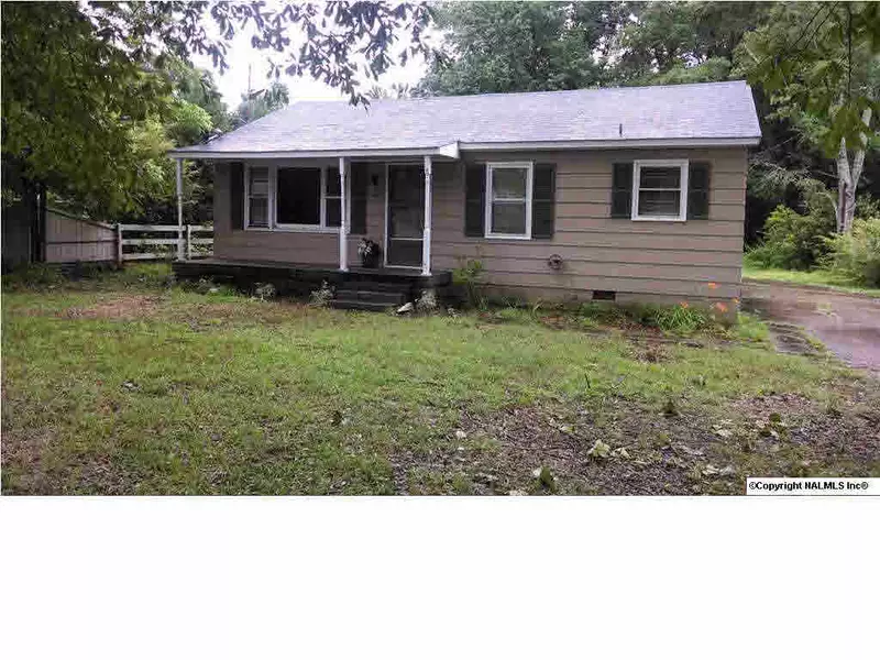 606 Curry Street, Hartselle, AL 35640