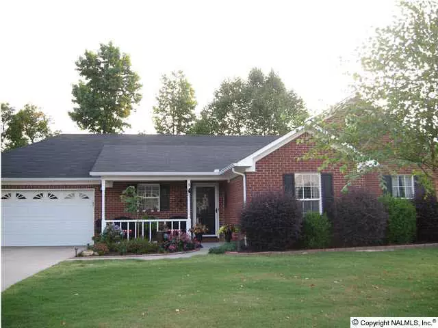 1903 Glenwood Drive, Hartselle, AL 35640