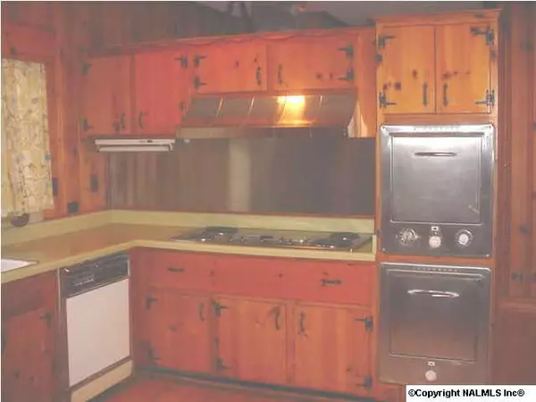 Albertville, AL 35950,505 East Main Street