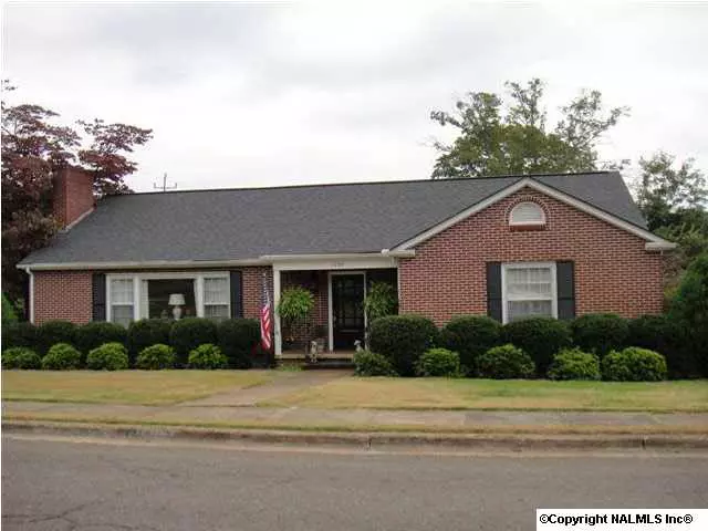 1105 O Brig Avenue, Guntersville, AL 35976