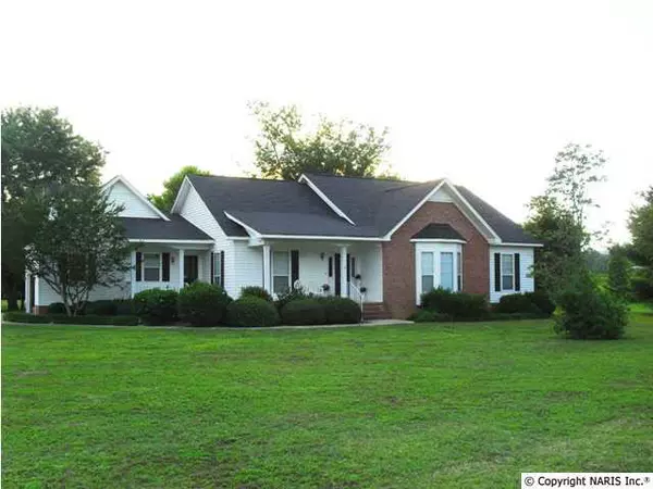 938 Guy Lee Lake Road, Rainbow City, AL 35906