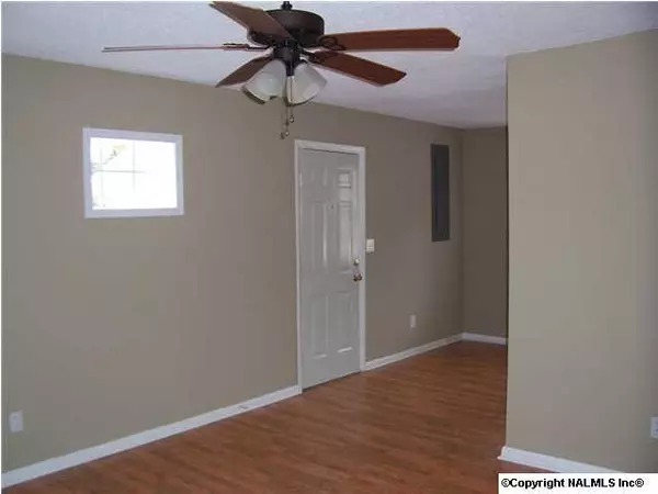 Moulton, AL 35650,212 Livingston Lane