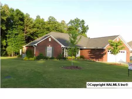 902 Anna Circle, Hartselle, AL 35640