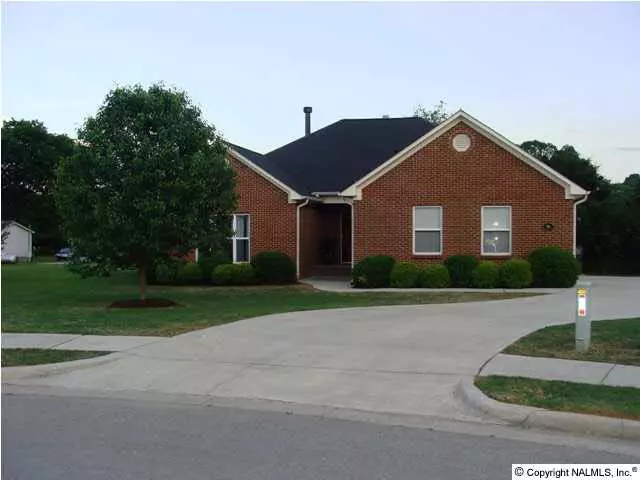 Owens Cross Roads, AL 35763,104 Chameleon Court