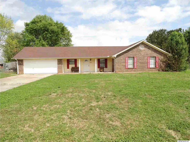 109 Silverstream Road, Hazel Green, AL 35750