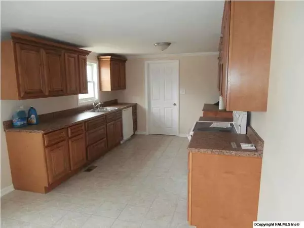 Toney, AL 35773,7034 Old Railroad Bed Road