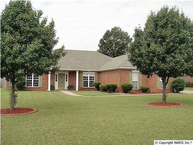 102 Tree Bark Trail, Hazel Green, AL 35750