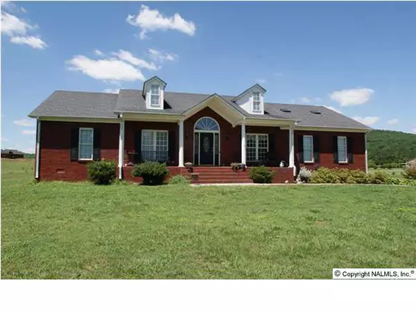 834 Killingsworth Cove Road, Gurley, AL 35748