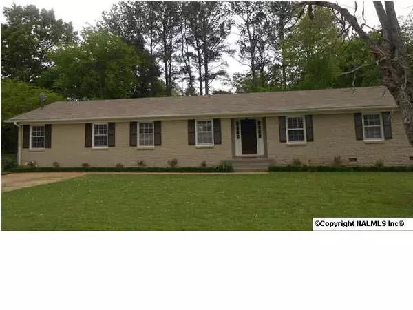 2107 Edinburgh Drive, Huntsville, AL 35803