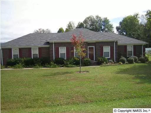 197 Taylor Lane, Owens Cross Roads, AL 35763