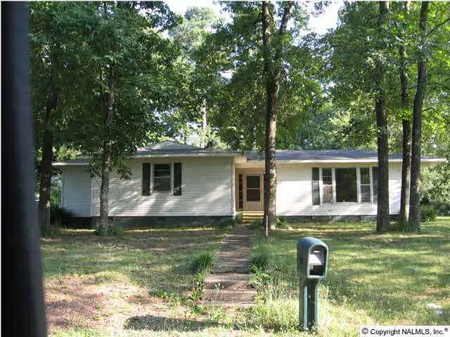 327 9th Street, Grant, AL 35747