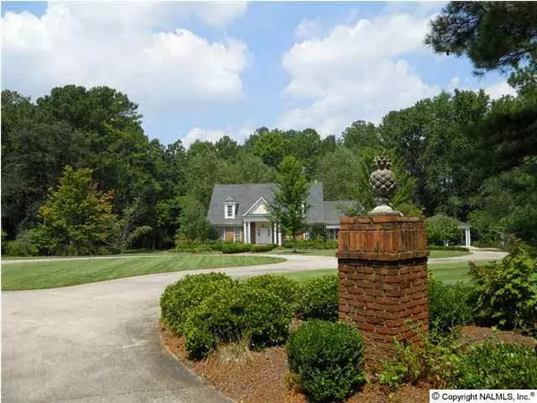 1808 Lindsay Lane, Athens, AL 35613