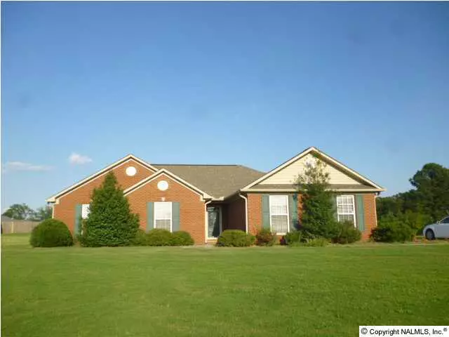 1443 Summerchase Lane, Albertville, AL 35951