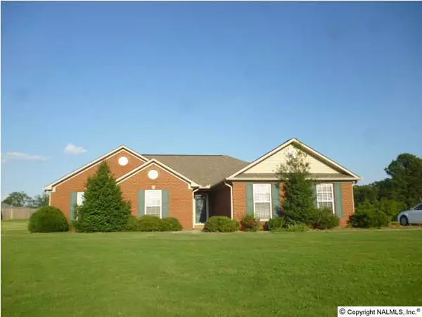 1443 Summerchase Lane, Albertville, AL 35951