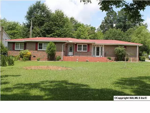 2004 S Gault Avenue, Fort Payne, AL 35967