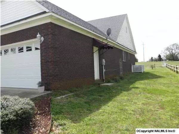 Moulton, AL 35650,101 County Road 122