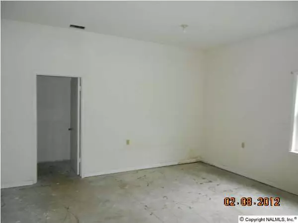 Toney, AL 35773,196 Henshaw Road