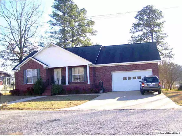 241 Camden Cove Lane, Gadsden, AL 35903