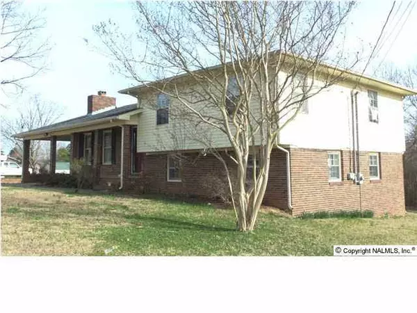 37 Hilltop Road, Fayetteville, TN 37334