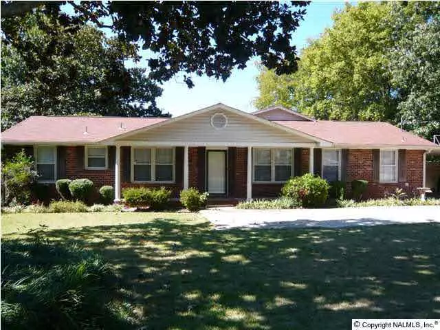 5504 Whitesburg Drive, Huntsville, AL 35802