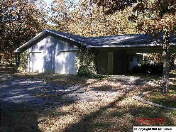 Cedar Bluff, AL 35959,504 County Road 907