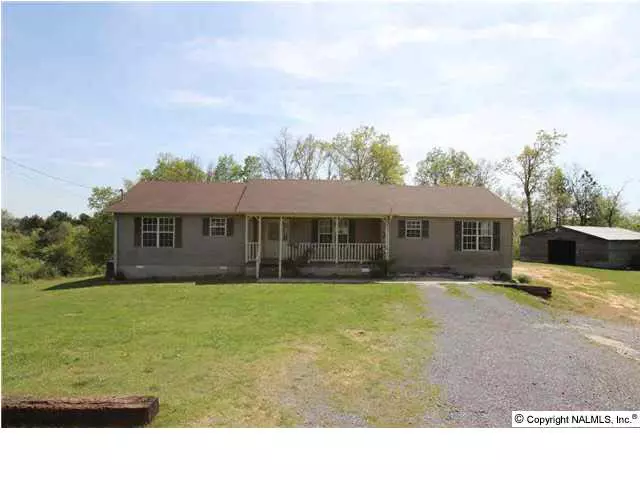 6114 Wyeth Mountain Road, Guntersville, AL 35976