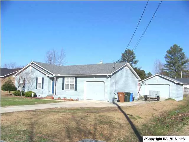 917 SW Sunshine Street, Hartselle, AL 35640