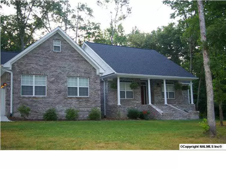 Arab, AL 35016,165 Creekside Lane