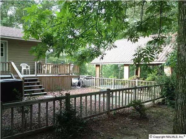 Holly Pond, AL 35083,418 County Road 1711