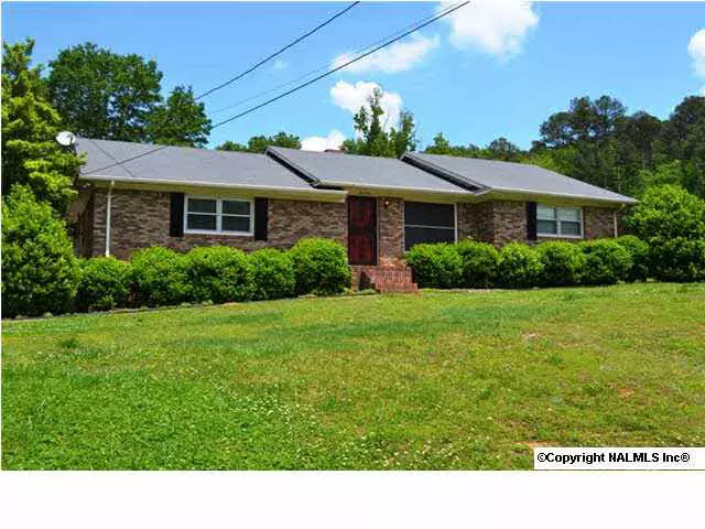 3406 Colonial Drive, Guntersville, AL 35976