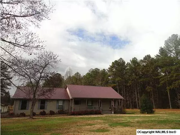 387 County Road 221, Scottsboro, AL 35768