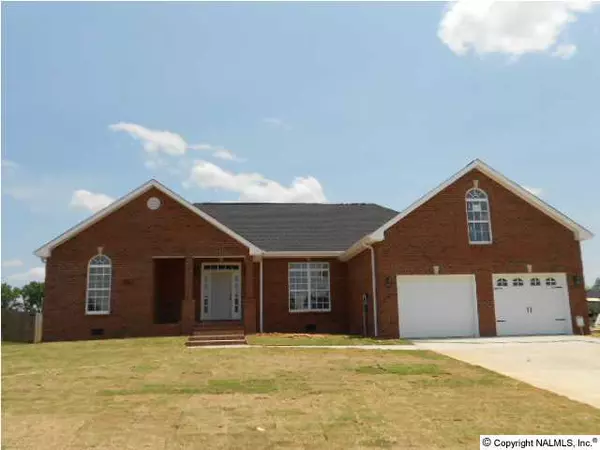 105 Grassy Bank Drive, New Market, AL 35761