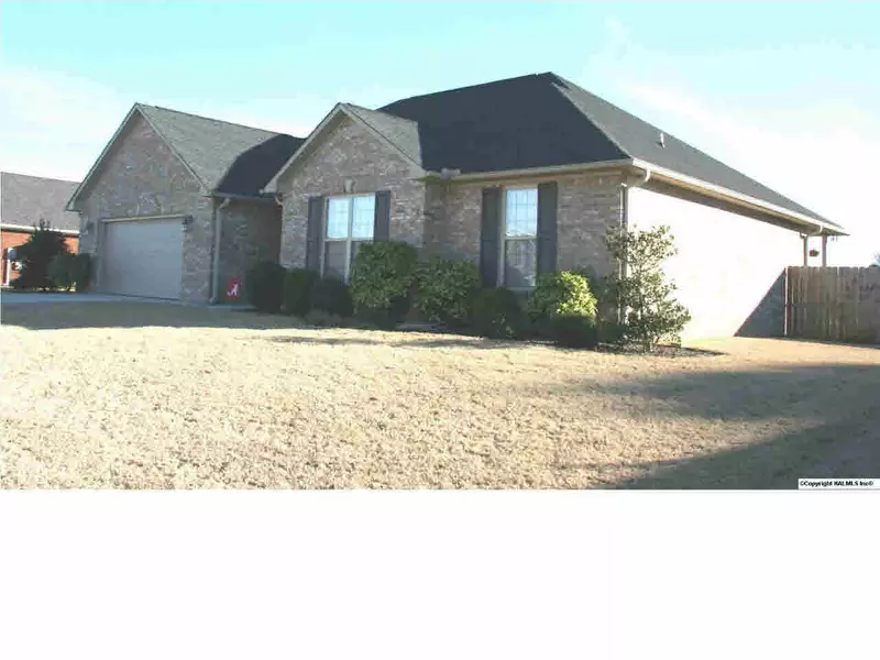 1226 Hunter Lane, Hartselle, AL 35640