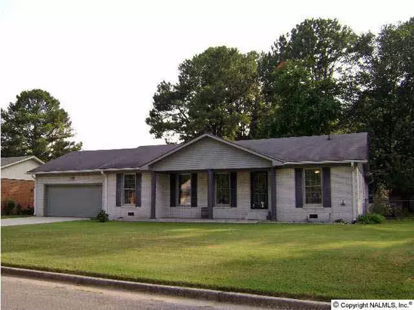 1925 Azalea Circle, Decatur, AL 35601