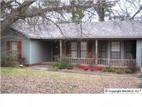 102 Mcclanahan Street, Hartselle, AL 35640