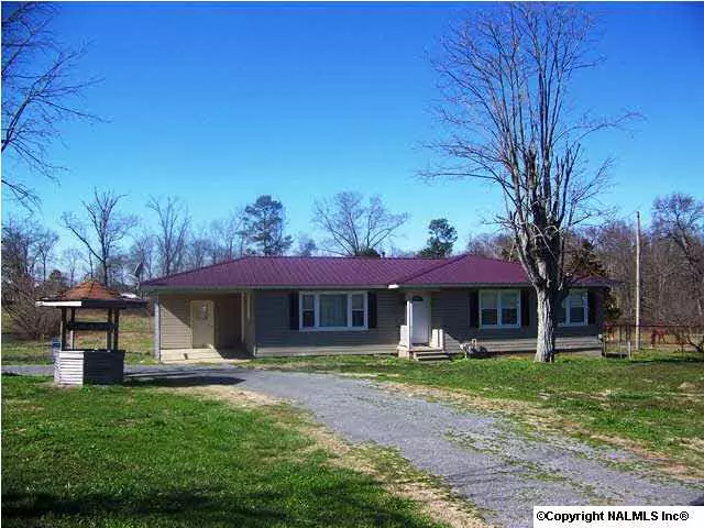 528 Feemster Gap Road, Guntersville, AL 35976