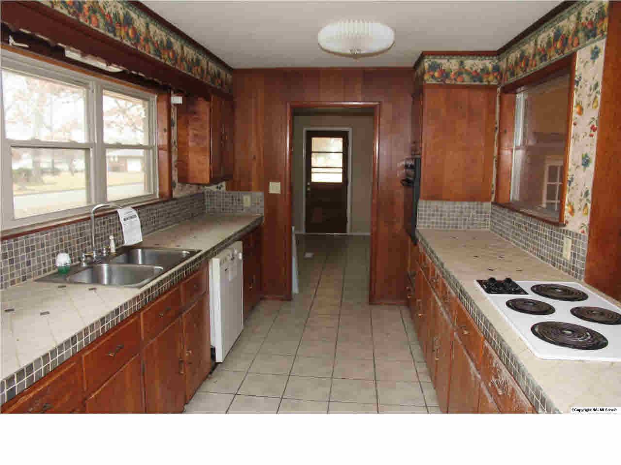 Hartselle, AL 35640,701 Cedar Street