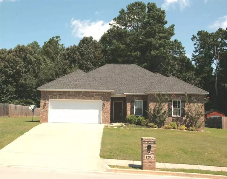 1203 Hunter Lane, Hartselle, AL 35640