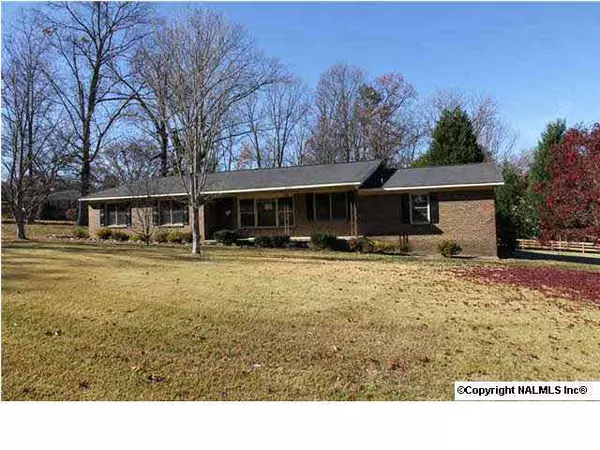 104 Kenwood Circle, Gadsden, AL 35904