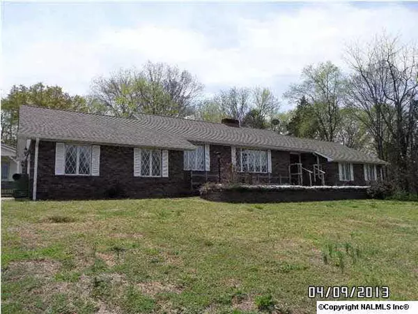 18593 Alabama Highway 35, Scottsboro, AL 35768