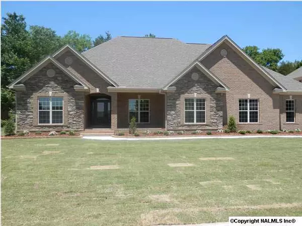 2702 Applewood Circle, Decatur, AL 35603