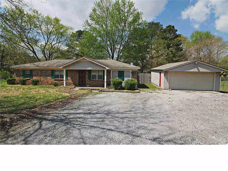 910 Moontown Road, Brownsboro, AL 35741