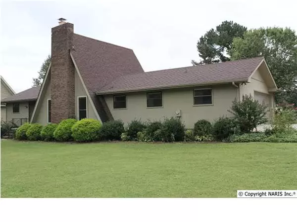 1414 Arrowhead Road, Fort Payne, AL 35967